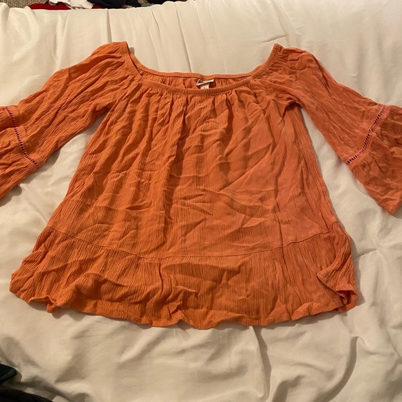 Off the shoulder cute top - Picture 2 of 2